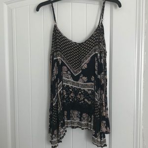 LIVING DOLL bell sleeve cold shoulder